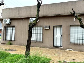VENTA LOTE DOBLE FRENTE EN EL CENTRO DE MORON