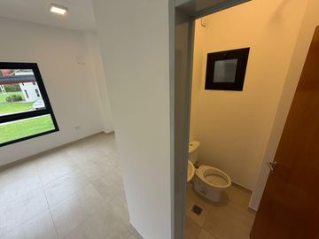 Alquiler Excelente Nave Industrial 1380m2 Parque Industrial Platanos