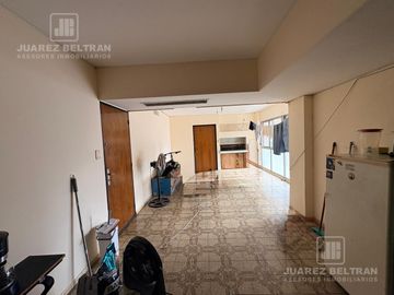 VENTA- departamento 5 dormitorios a metros de Patio Olmos-