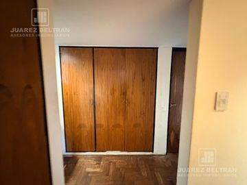 VENTA- departamento 5 dormitorios a metros de Patio Olmos-
