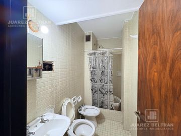 VENTA- departamento 5 dormitorios a metros de Patio Olmos-