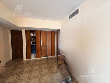 VENTA- departamento 5 dormitorios a metros de Patio Olmos-