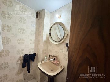 VENTA- departamento 5 dormitorios a metros de Patio Olmos-