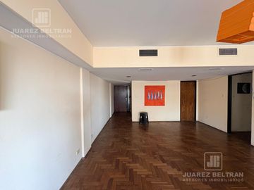 VENTA- departamento 5 dormitorios a metros de Patio Olmos-
