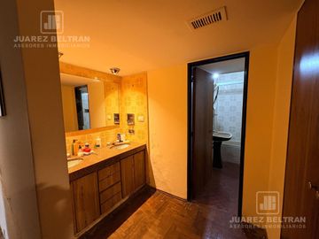 VENTA- departamento 5 dormitorios a metros de Patio Olmos-