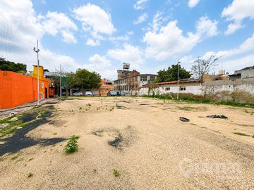 GRAN PARCELA DE 2500M2 CON SALIDA A DOS CALLES