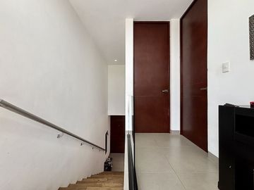 CASA EN VENTA A 1 MIN DE PERIFERICO, EN RESIDENCIAL SAC-UH