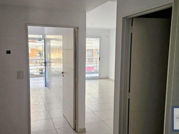 | 3 AMBIENTES | A ESTRENAR | BALCÓN   PATIO | COCHERA | BAULERA