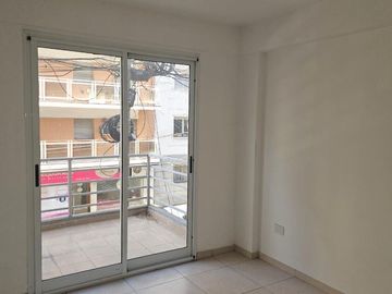 | 3 AMBIENTES | A ESTRENAR | BALCÓN   PATIO | COCHERA | BAULERA