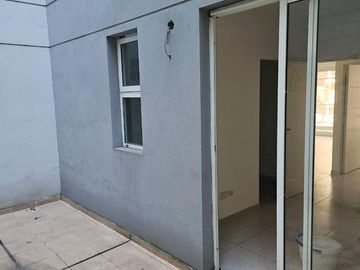 | 3 AMBIENTES | A ESTRENAR | BALCÓN   PATIO | COCHERA | BAULERA