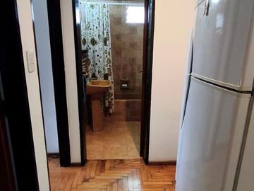 A Mts. de Av. Maipú, Dto. 2 Amb. al Lateral con Patio