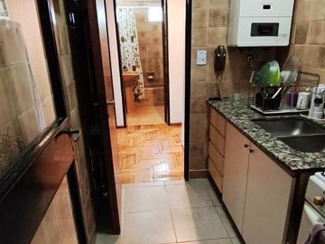 A Mts. de Av. Maipú, Dto. 2 Amb. al Lateral con Patio