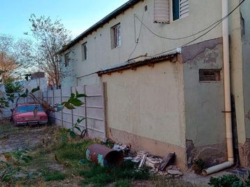 VENTA:  LOCALES  COMERCIALES  +  DEPARTAM. A RESTAURAR -  NEUQUEN  CAPITAL
