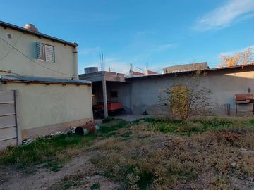 VENTA:  LOCALES  COMERCIALES  +  DEPARTAM. A RESTAURAR -  NEUQUEN  CAPITAL