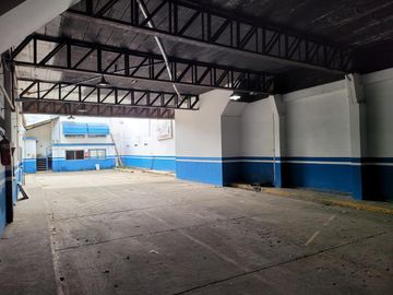 GALPON - DEPOSITO - OFICINA Mendez 3900 - Munro