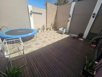 PH TIPO CASA 5 AMB. CON PATIO Y GARAGE