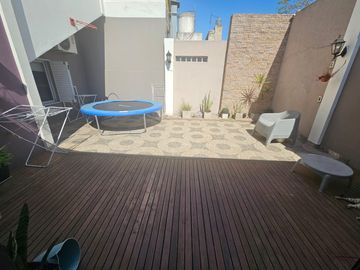 PH TIPO CASA 5 AMB. CON PATIO Y GARAGE