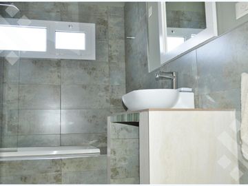 VENTA CASA EN EL MANZANAR CIPOLLETTI DE 3 HABITACIONES
