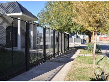VENTA CASA EN EL MANZANAR CIPOLLETTI DE 3 HABITACIONES