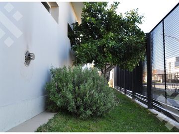 VENTA CASA EN EL MANZANAR CIPOLLETTI DE 3 HABITACIONES