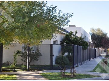 VENTA CASA EN EL MANZANAR CIPOLLETTI DE 3 HABITACIONES