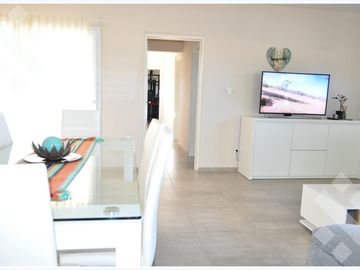 VENTA CASA EN EL MANZANAR CIPOLLETTI DE 3 HABITACIONES