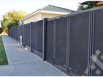 VENTA CASA EN EL MANZANAR CIPOLLETTI DE 3 HABITACIONES