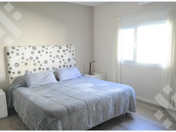 VENTA CASA EN EL MANZANAR CIPOLLETTI DE 3 HABITACIONES
