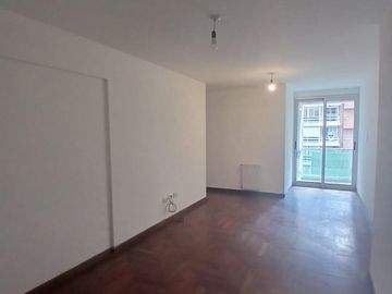 VENDO EXCELENTE DEPTO 1DORM CON RENTA EN PARANA 635 NUEVA CORDOBA