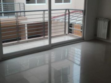 Departamento en  Coghlan de 3 amb con cochera - dos dormitorios (1suite) L/C con balcon