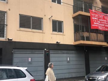 Departamento en  Coghlan de 3 amb con cochera - dos dormitorios (1suite) L/C con balcon