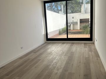 VENTA DUPLEX 2AMB CON JARDIN Y PARRILLA PROPIOS. AMENITIES. APTO CREDITO