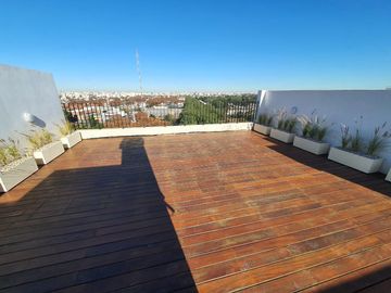 VENTA DUPLEX 2AMB CON JARDIN Y PARRILLA PROPIOS. AMENITIES. APTO CREDITO