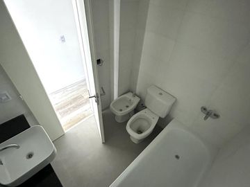 VENTA DUPLEX 2AMB CON JARDIN Y PARRILLA PROPIOS. AMENITIES. APTO CREDITO