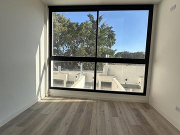 VENTA DUPLEX 2AMB CON JARDIN Y PARRILLA PROPIOS. AMENITIES. APTO CREDITO