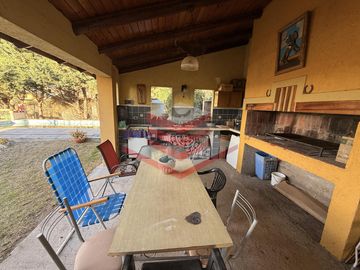 asa En Venta En Villa Parque Síquiman | Pileta | Quincho | 510 M² | Ref. 3138