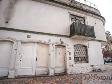 PH de 3 Ambientes con dependencias al Frente con Gran Terraza Propia  – Belgrano R