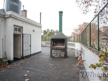 PH de 3 Ambientes con dependencias al Frente con Gran Terraza Propia  – Belgrano R