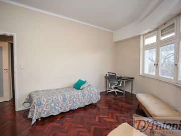 PH de 3 Ambientes con dependencias al Frente con Gran Terraza Propia  – Belgrano R