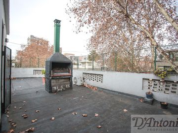 PH de 3 Ambientes con dependencias al Frente con Gran Terraza Propia  – Belgrano R
