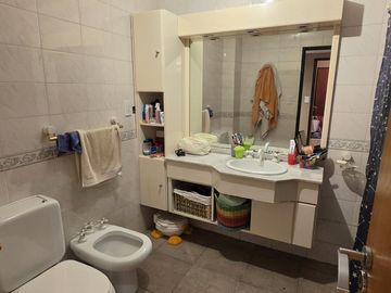 Hermoso departamento 5 ambientes mas dependencia