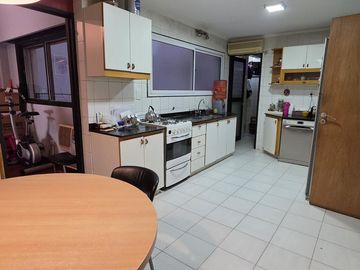 Hermoso departamento 5 ambientes mas dependencia