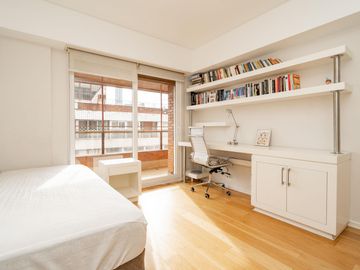 Departamento en venta en Palermo Chico 4 amb., cochera fija. Edificio Torre piso Alto.