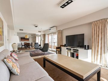 Departamento en venta en Palermo Chico 4 amb., cochera fija. Edificio Torre piso Alto.