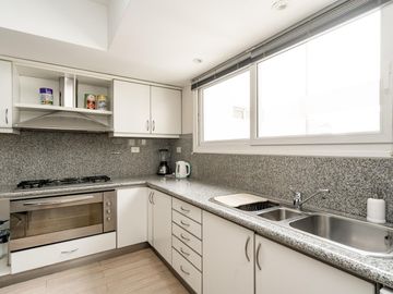 Departamento en venta en Palermo Chico 4 amb., cochera fija. Edificio Torre piso Alto.