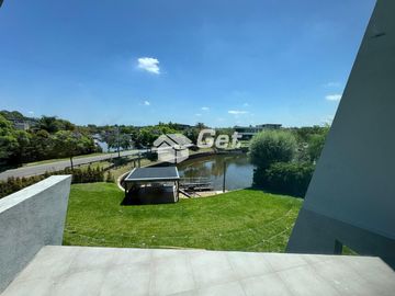 Casa en El Yacht
