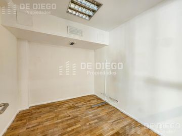 Edificio en venta de 3 plantas de 1960 m2, con ascensor, Belgrano.