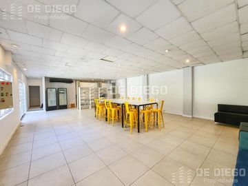 Edificio en venta de 3 plantas de 1960 m2, con ascensor, Belgrano.