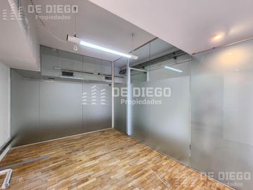 Edificio en venta de 3 plantas de 1960 m2, con ascensor, Belgrano.