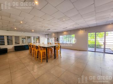 Edificio en venta de 3 plantas de 1960 m2, con ascensor, Belgrano.